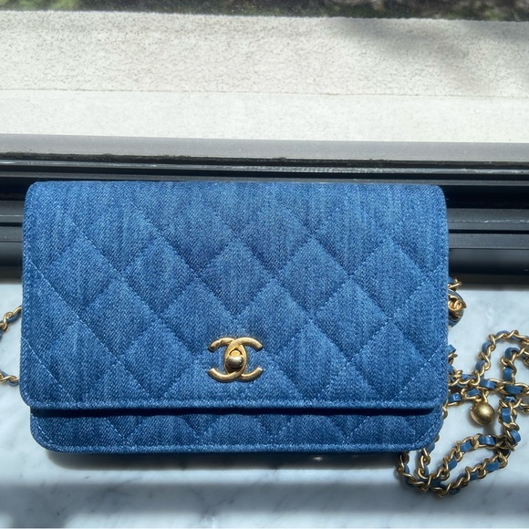 22C Chanel Denim Pearl Crush Wallet On Chain - Picture 1 of 16